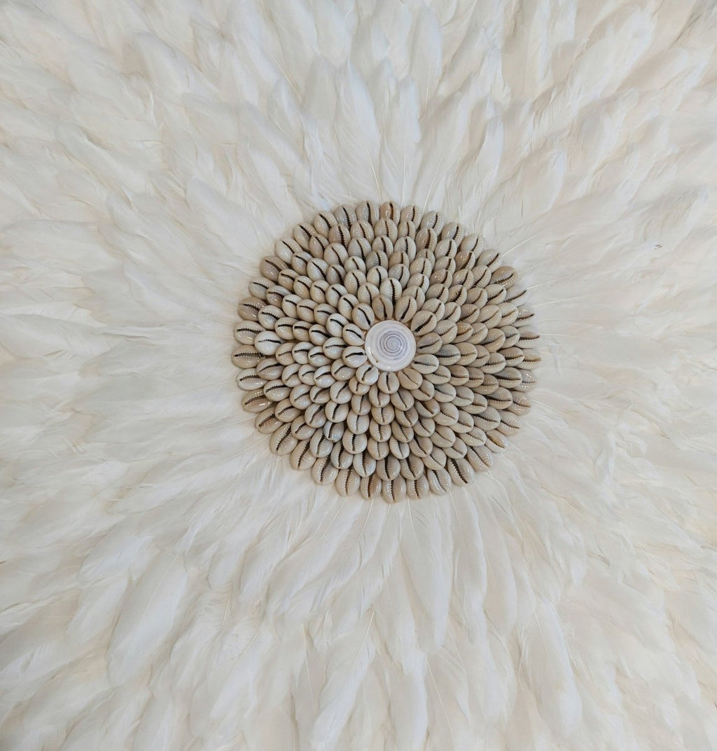 Elegantní Juju klobouk z bílých peří - Fioriscas