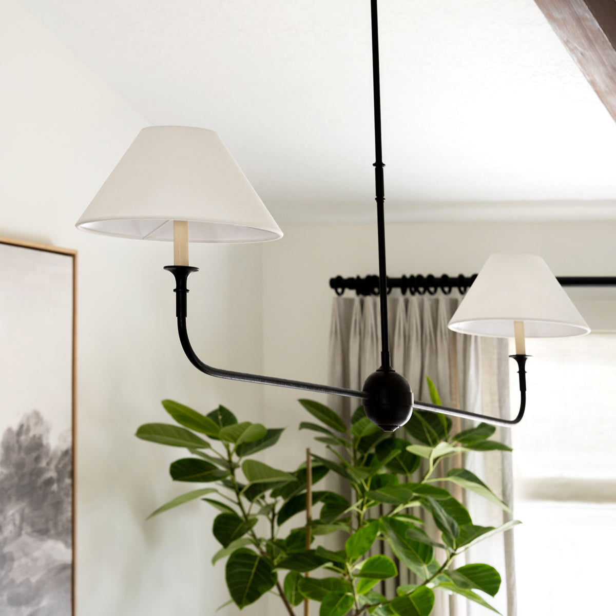 Lampadario lineare moderno LED Norli in metallo per soggiorno e camera da letto | Fioriscas