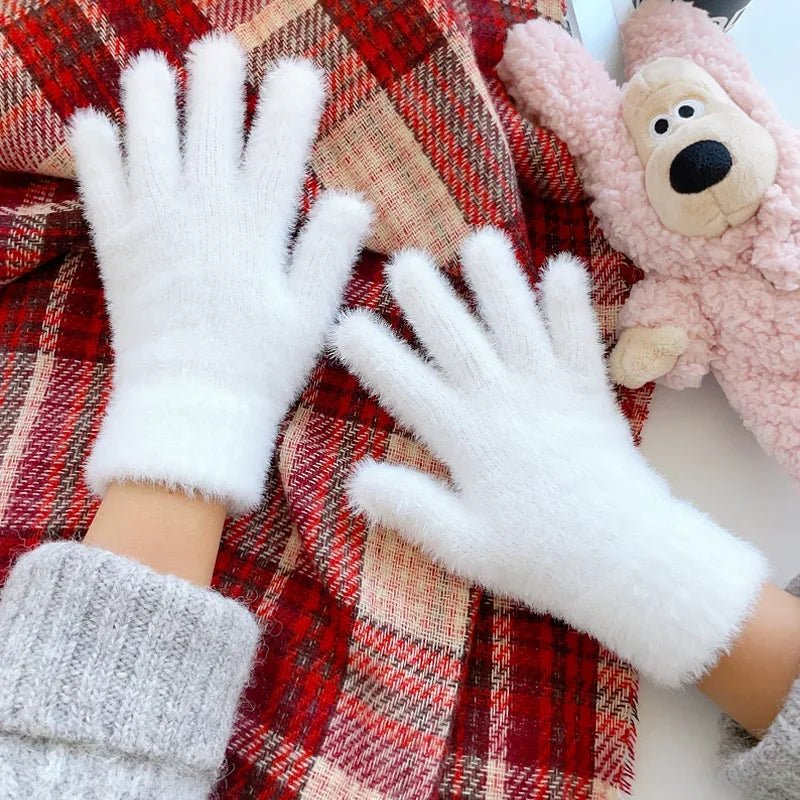 Fluffiga vinterhandskar för vindskyddande värme och komfort - Fioriscas