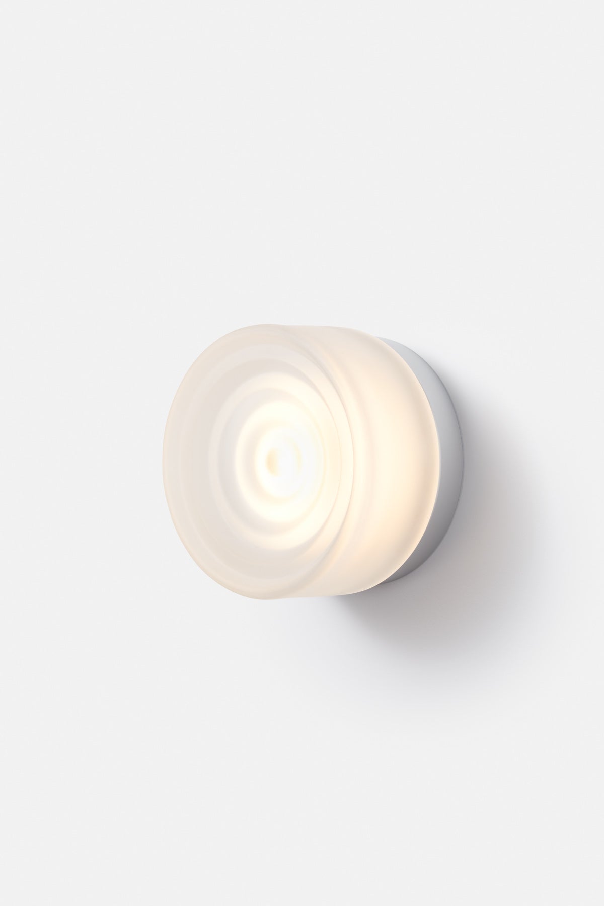 Outdoor Wall Sconce, RippleGuard Tempered Glass Shade, IP65 Rated