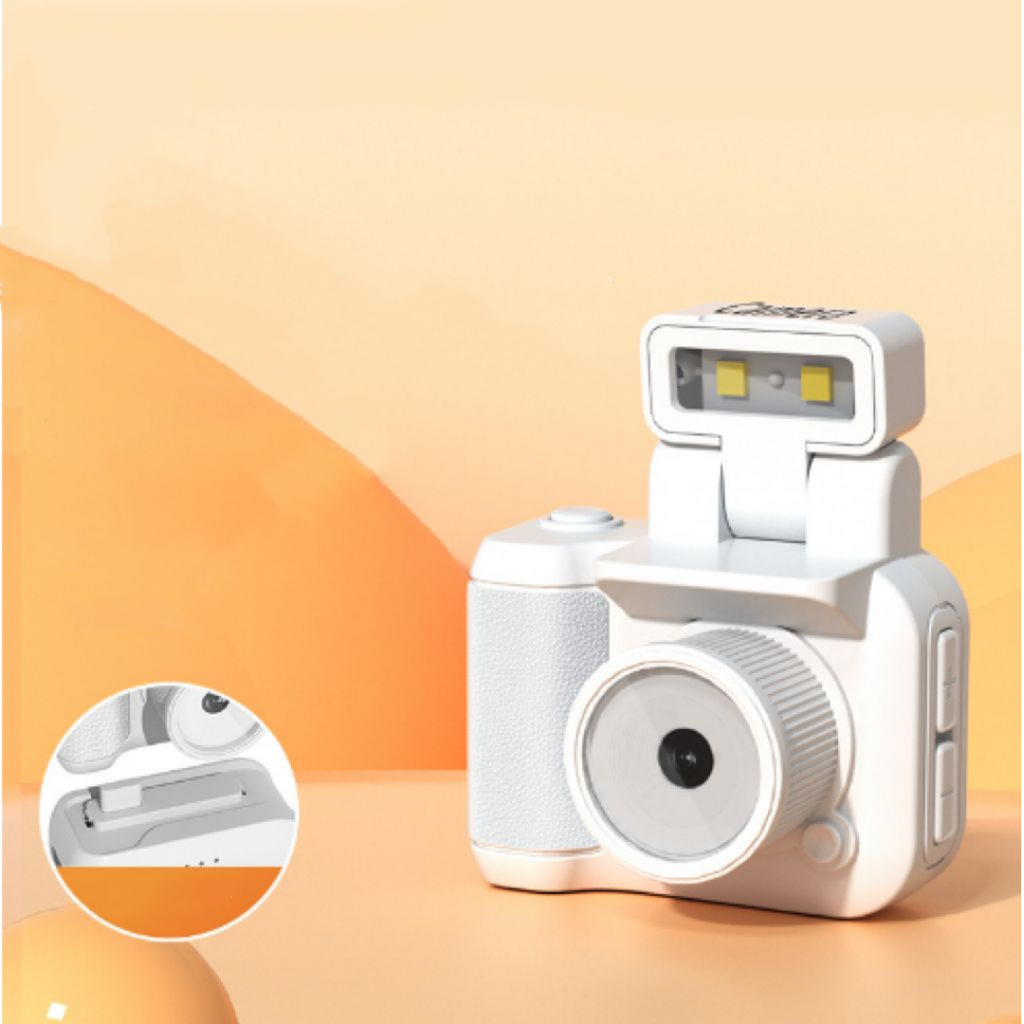 Mini fotocamera in stile retrò LumaNova con ricarica Type-C e opzioni per schede di memoria