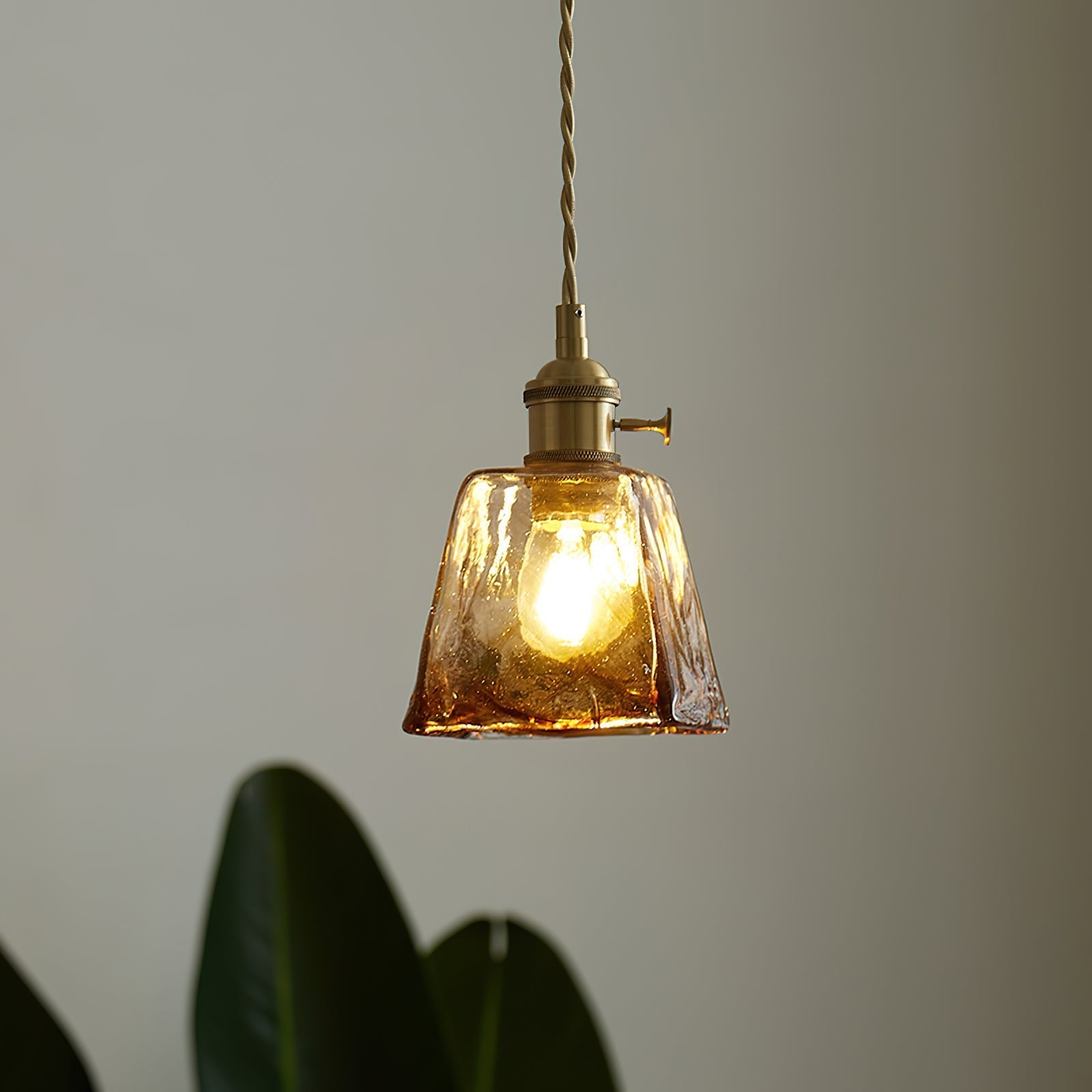 Suspension vintage Amberlyn en verre ambré | Fioriscas