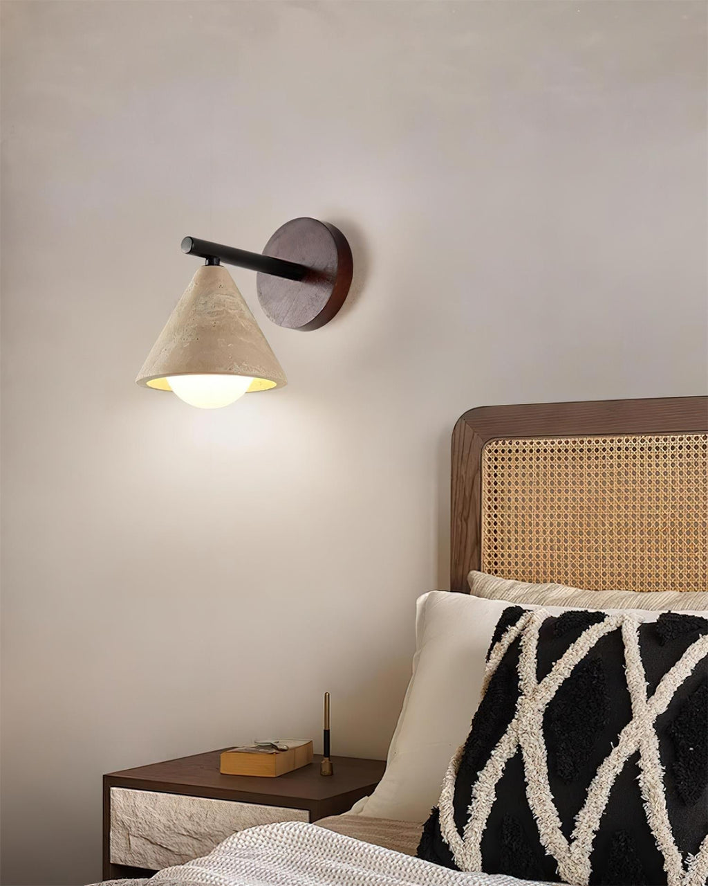 Riita nástěnná lampa trojúhelníkový kuželovitý travertin | Fioriscas