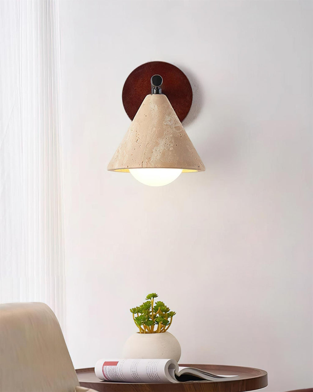 Riita nástěnná lampa trojúhelníkový kuželovitý travertin | Fioriscas