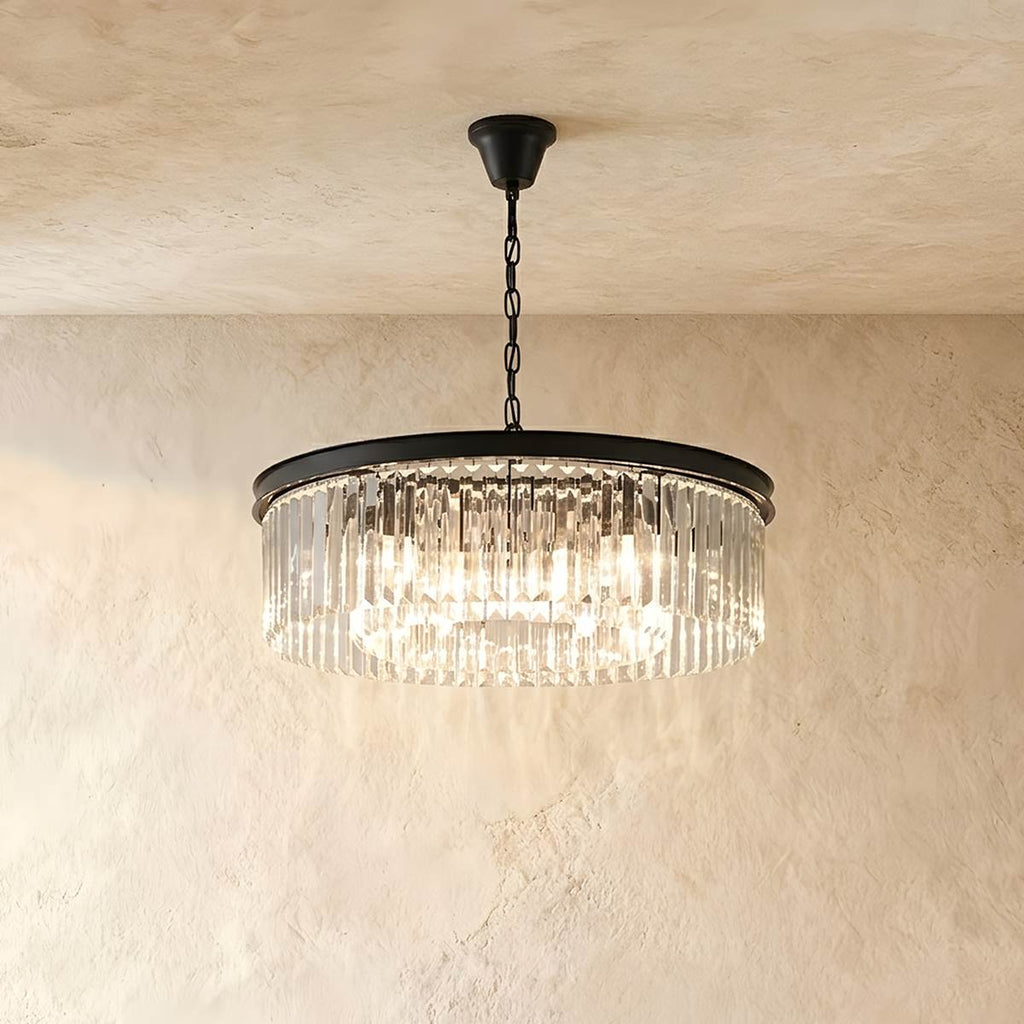 Lampadario Lumiere Crystal Halo che emana fascino hollywoodiano in nero o oro