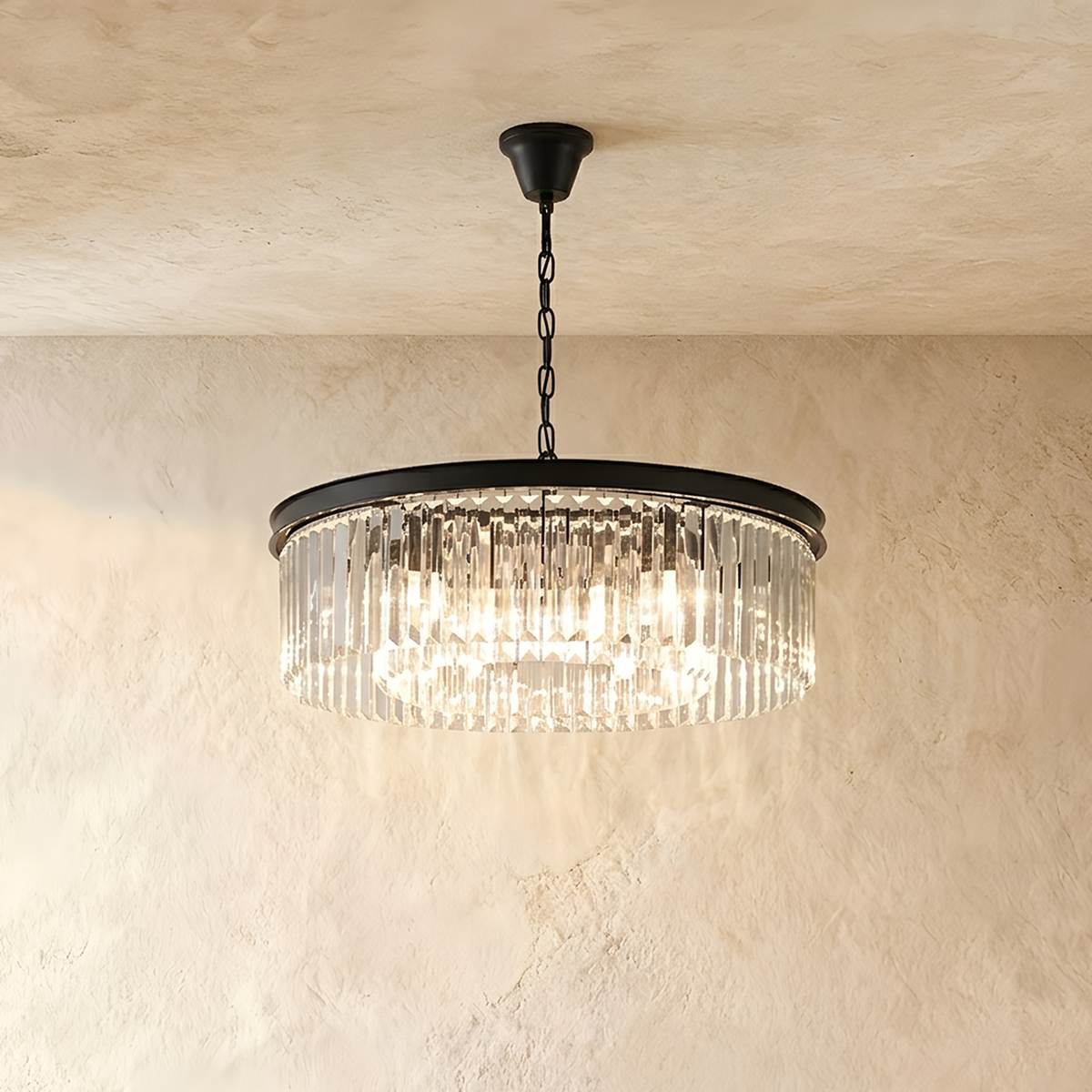 Lampadario Lumiere Crystal Halo che emana fascino hollywoodiano in nero o oro