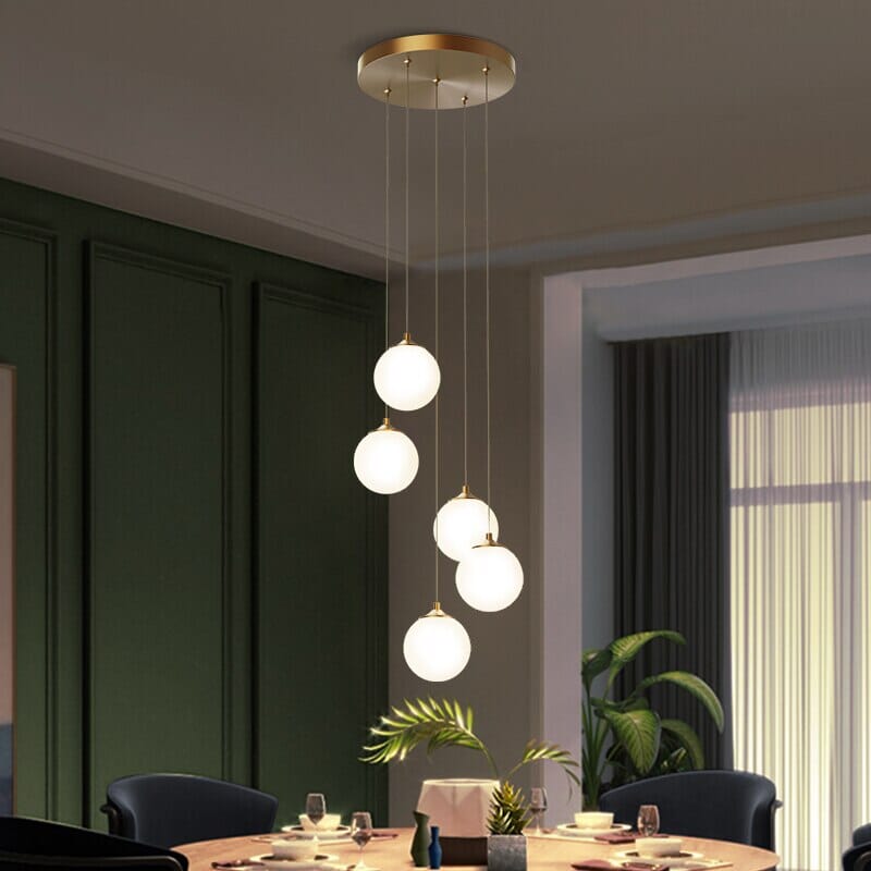 Lustre Liora Orb, suspension LED cascade pour escaliers et halls d’entrée