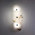 LED nástěnné svítidlo z přírodního mramoru s měděnými prvky