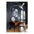 Lampada da parete NovaSwing, braccio orientabile, con spina e paralume satinato