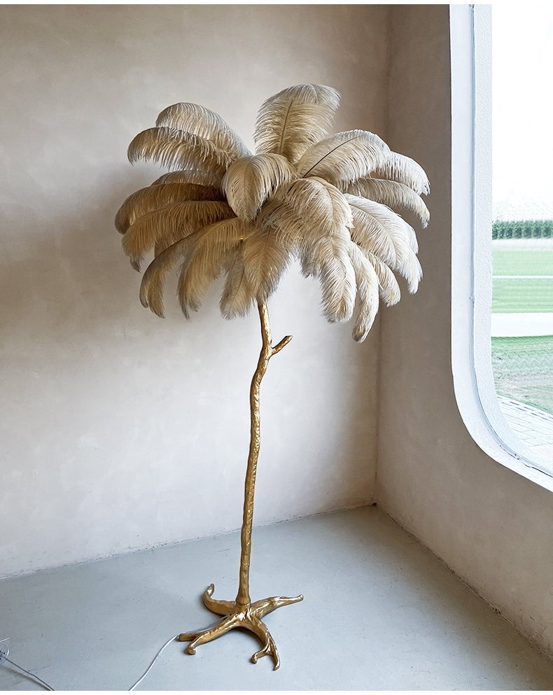 Vloerlamp met struisvogelveren, in hoogte verstelbare ledlamp met messing voetstuk