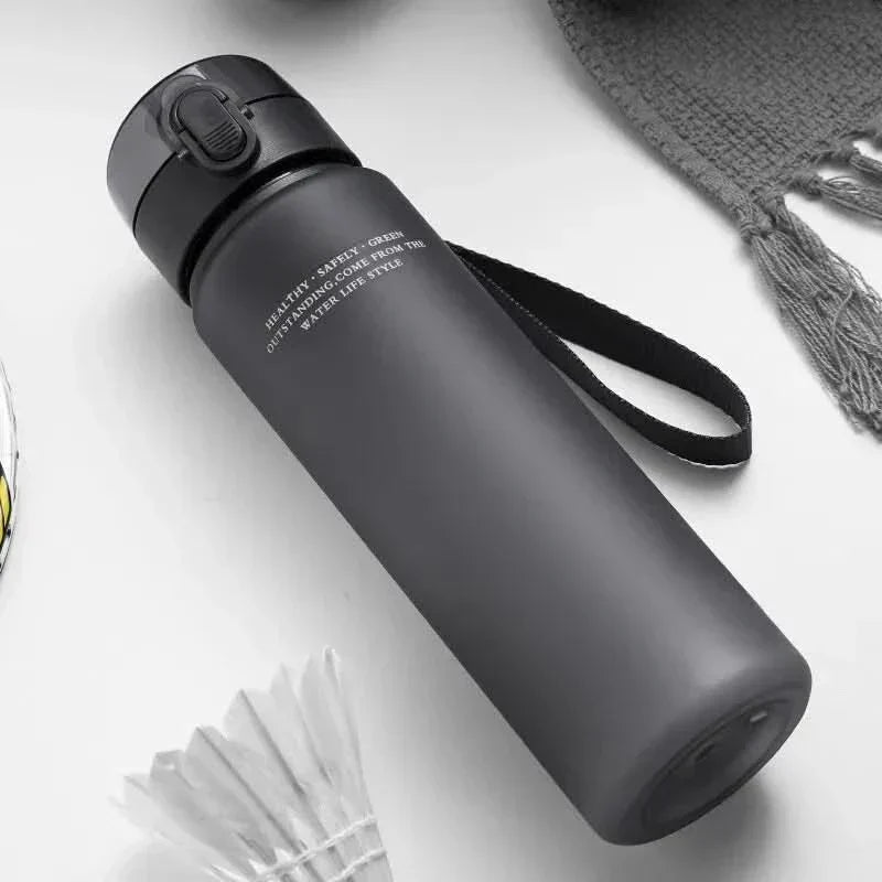 Leak-proof BPA-free water bottle for sports, work & everyday life - Fioriscas
