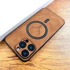 Cedar Vale kunstlæder iPhone-etui med MagSafe, hjorteemblem