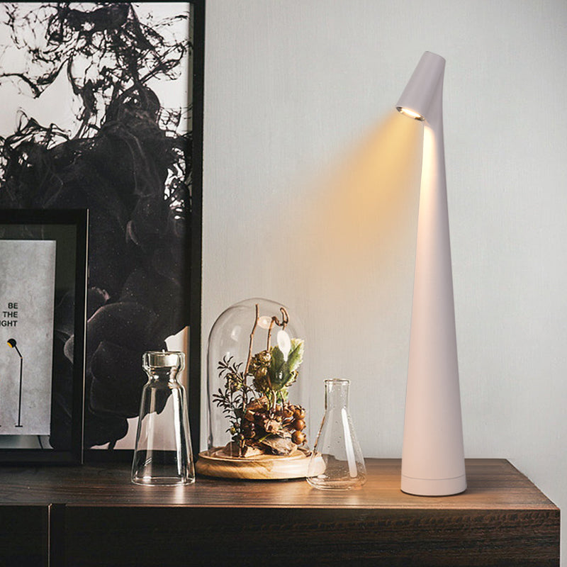 LumaNord genopladelig bordlampe med varmt LED-lys til spisning og læsning