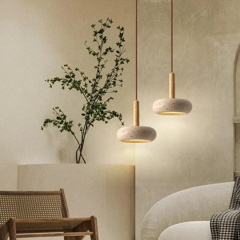 Suspension LED en pierre travertin pour les espaces de vie modernes | Fioriscas