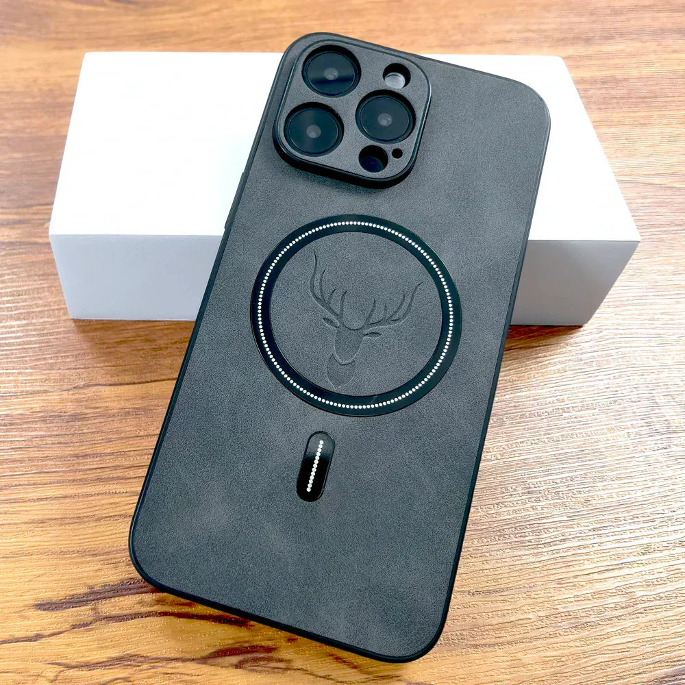 Cedar Vale kunstlæder iPhone-etui med MagSafe, hjorteemblem
