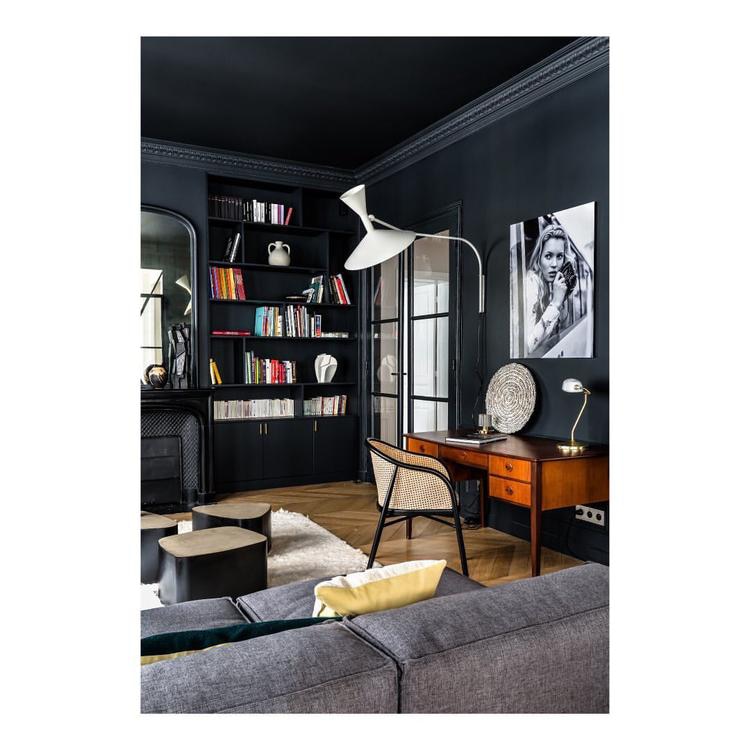 Lampada da parete NovaSwing, braccio orientabile, con spina e paralume satinato