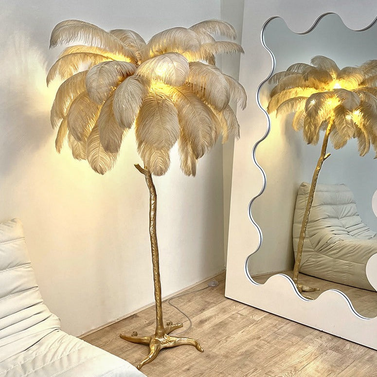 Vloerlamp met struisvogelveren, in hoogte verstelbare ledlamp met messing voetstuk