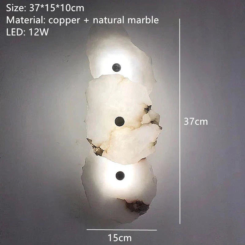 LED nástěnné svítidlo z přírodního mramoru s měděnými prvky