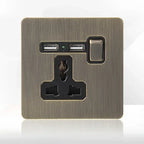 Tomada de parede metálica em bronze antigo, com porta de carregamento USB | Fioriscas