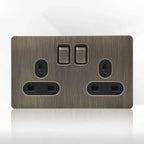 Tomada de parede metálica em bronze antigo, com porta de carregamento USB | Fioriscas