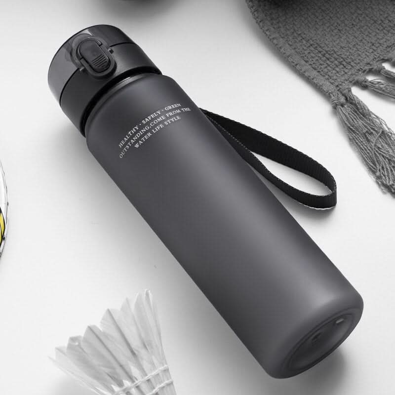 Leak-proof BPA-free water bottle for sports, work & everyday life - Fioriscas