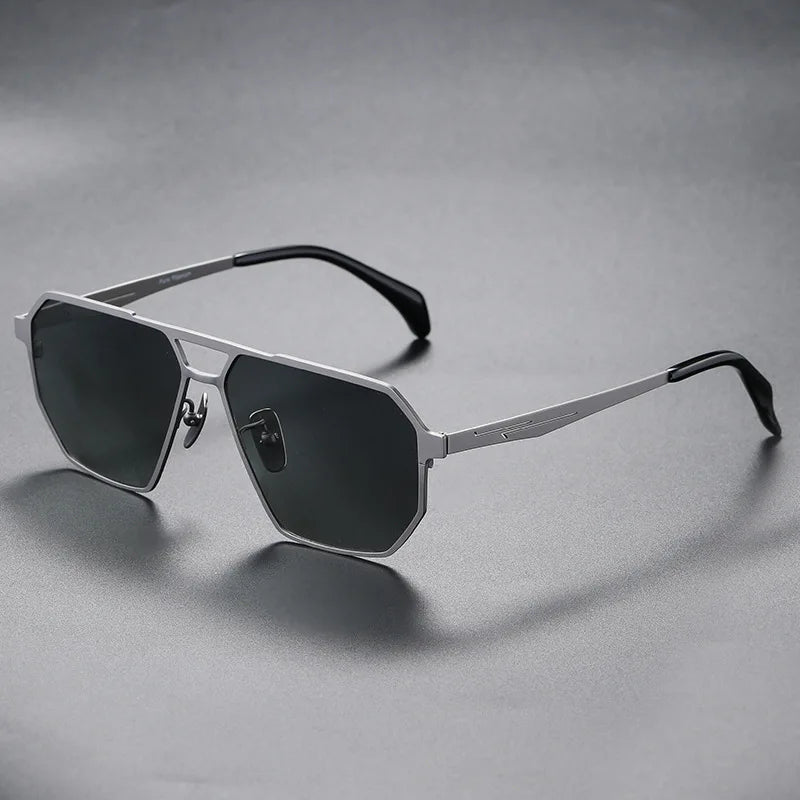 AeroNova pilot-solbriller i titanium med polariserede UV400-linser