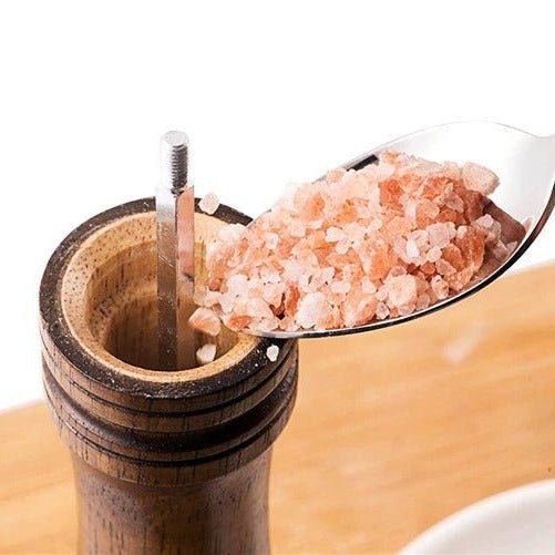 Elegant wooden salt and pepper mill with adjustable grind setting - Fioriscas
