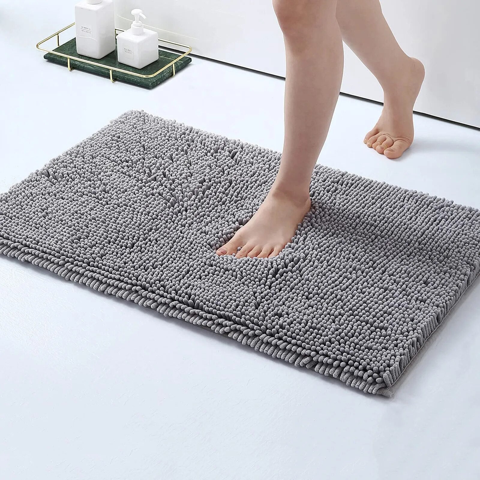 שטיח אמבטיה עבה ורך מבית NimbusStep, סופג עם אחיזה נגד החלקה