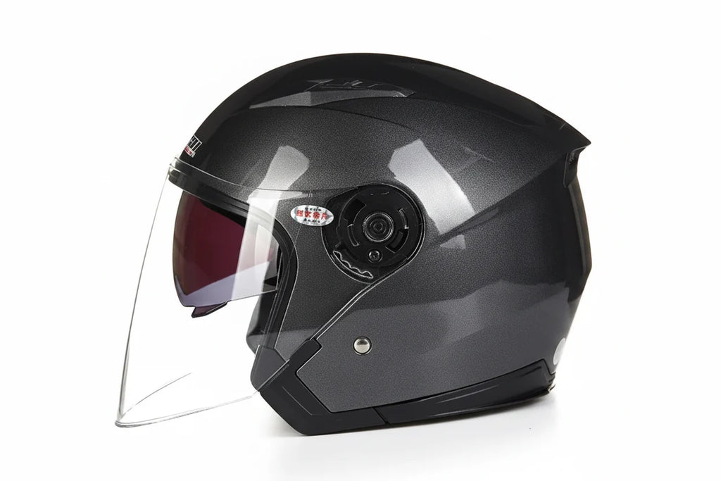 Poloviční motocyklová helma s dvojitým hledím - certifikace DOT | Fioriscas
