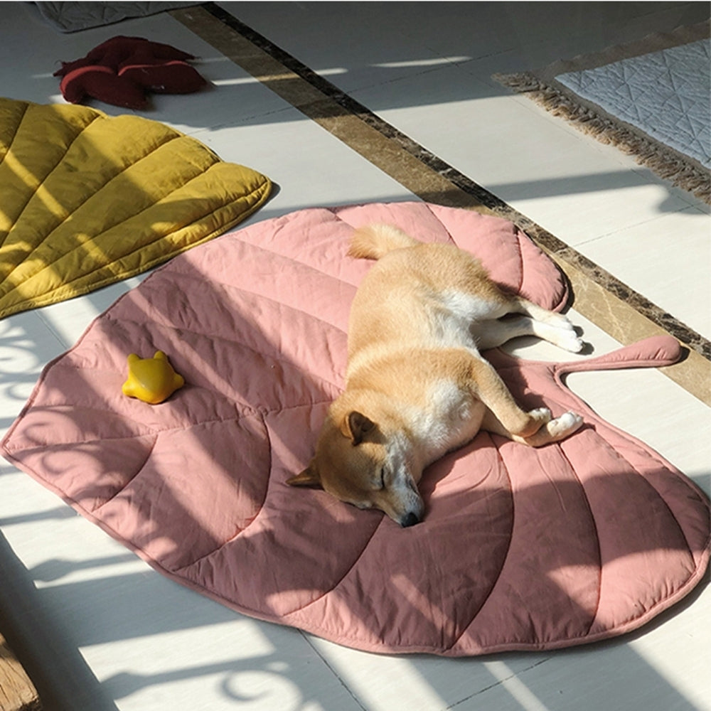 Tapete refrescante em forma de folha para cães, respirável e lavável à máquina