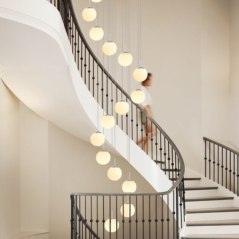 Lustre Liora Orb, suspension LED cascade pour escaliers et halls d’entrée