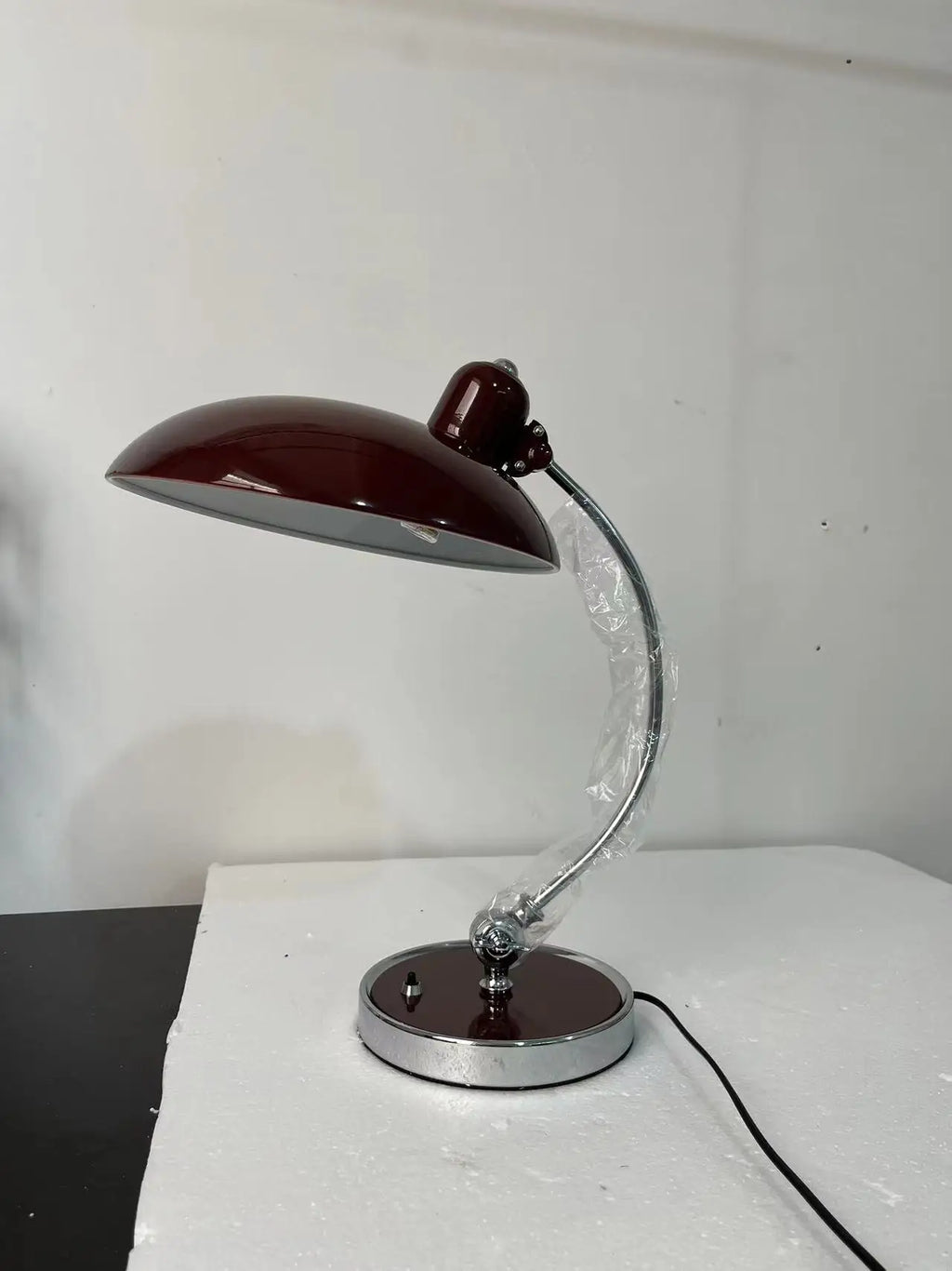 Pohjoismaistyylinen pöytälamppu lämpimällä LED-hohteella, Nordenglow-design