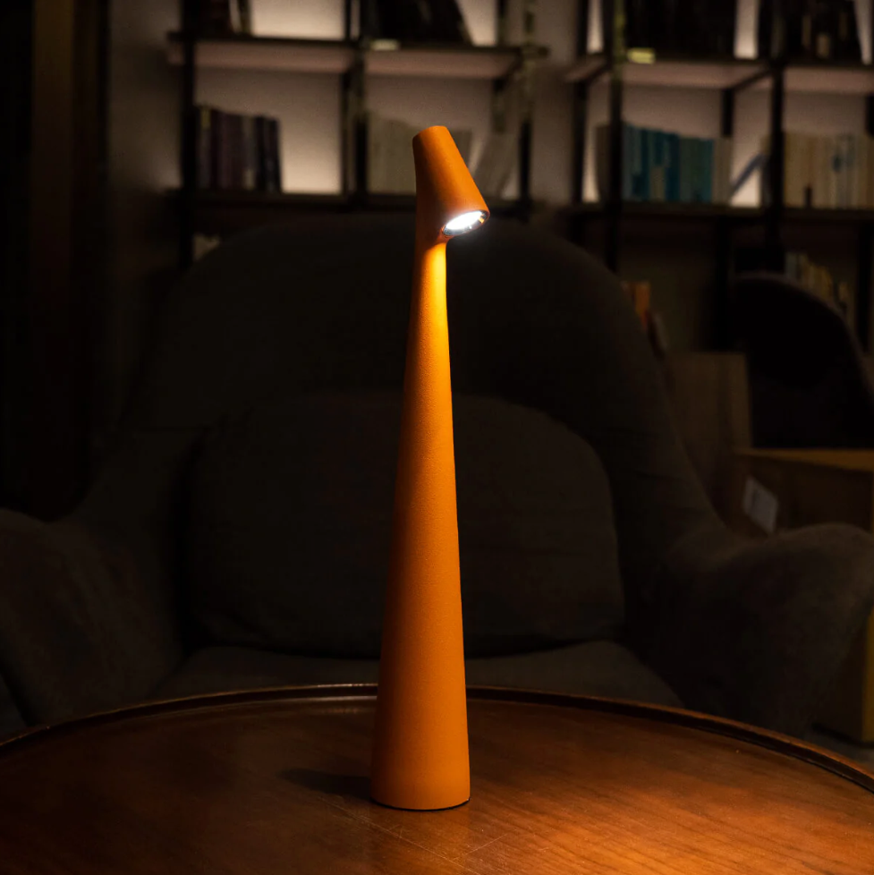 LumaNord genopladelig bordlampe med varmt LED-lys til spisning og læsning