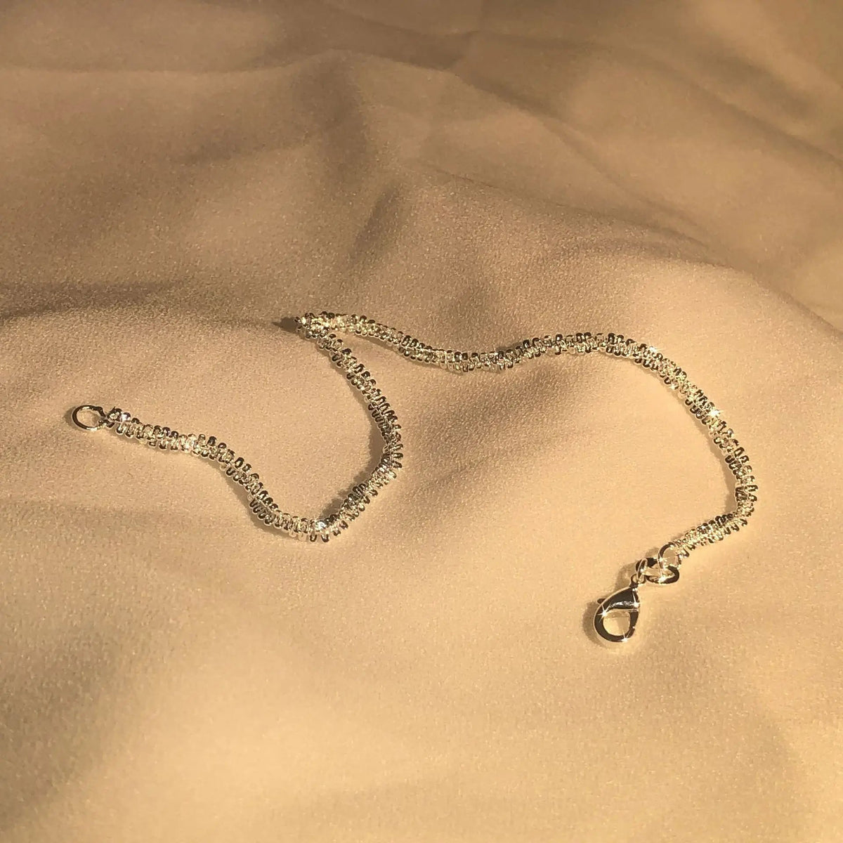 Pulsera de regalo para mujer de plata de ley con brillo resistente al agua | Fioriscas