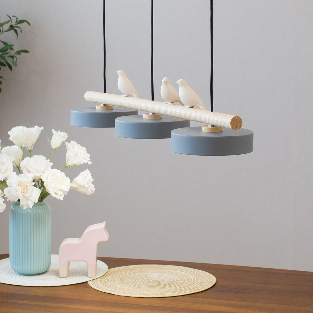 Lampada a sospensione con motivo di uccelli, apparecchio LED LyraNest ispirato alla natura