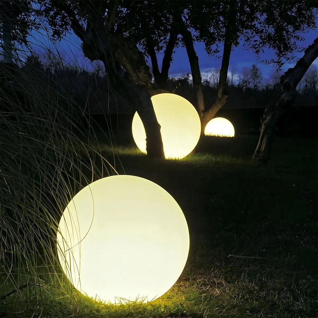 Luz de Jardim Solar LunaGlow em Forma de Esfera Lunar para Ambiente Exterior