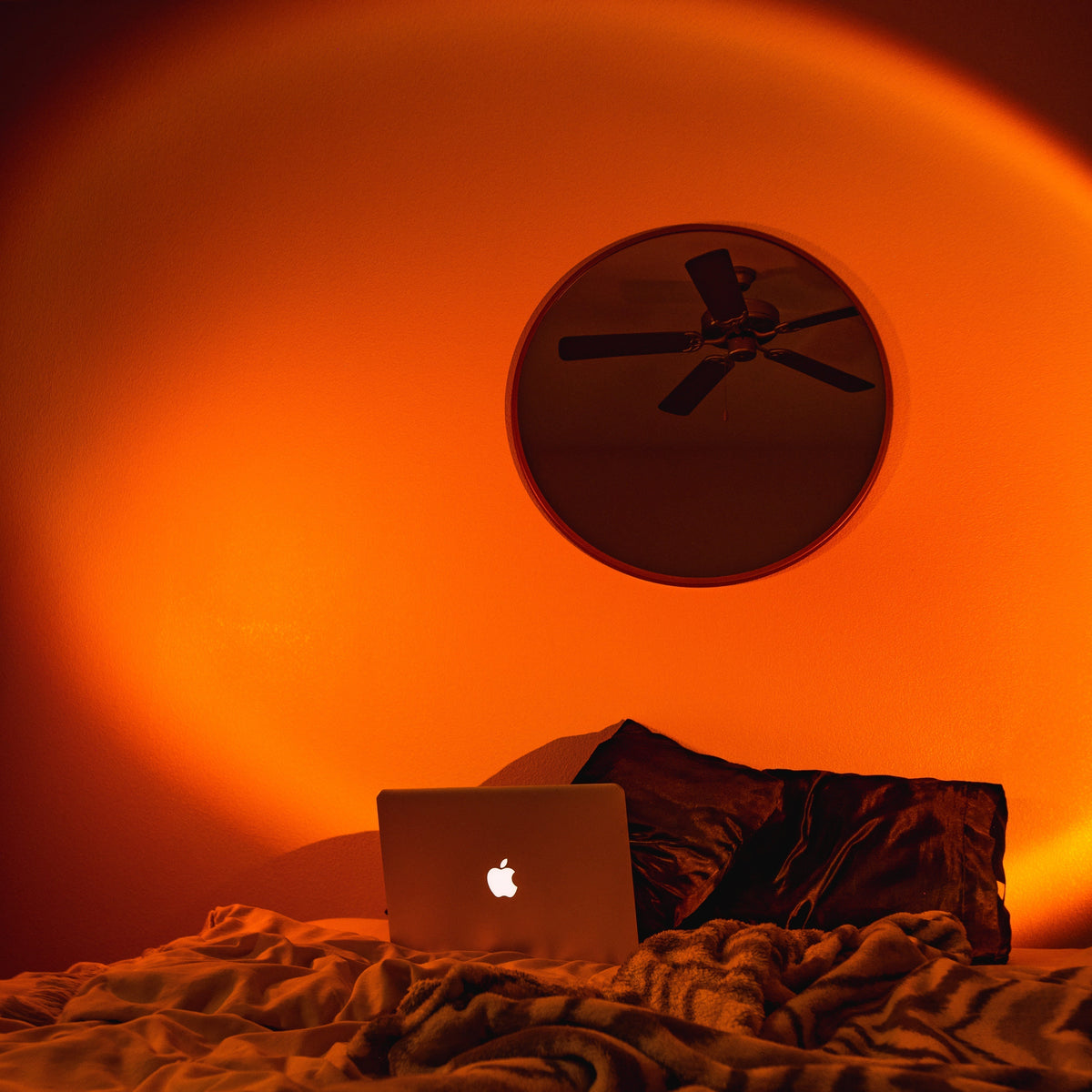 Sunset Projection Mood Lamp With App-Controlled LED Colour Modes