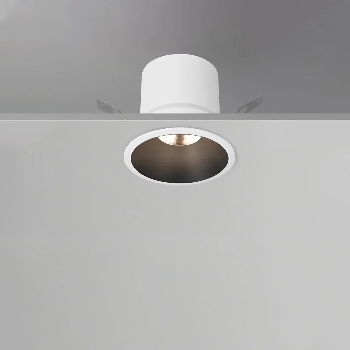 Spotlight de teto embutido LuminaNest LED com acabamento em alumínio