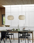 Suspension avec abat-jour en soie, tissu blanc à lignes verticales, style doux, moderne et minimaliste | Fioriscas