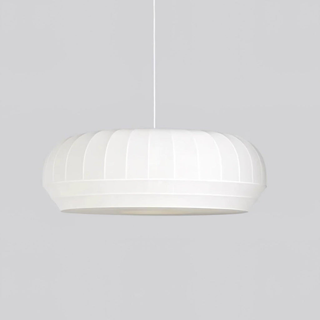Suspension avec abat-jour en soie, tissu blanc à lignes verticales, style doux, moderne et minimaliste | Fioriscas
