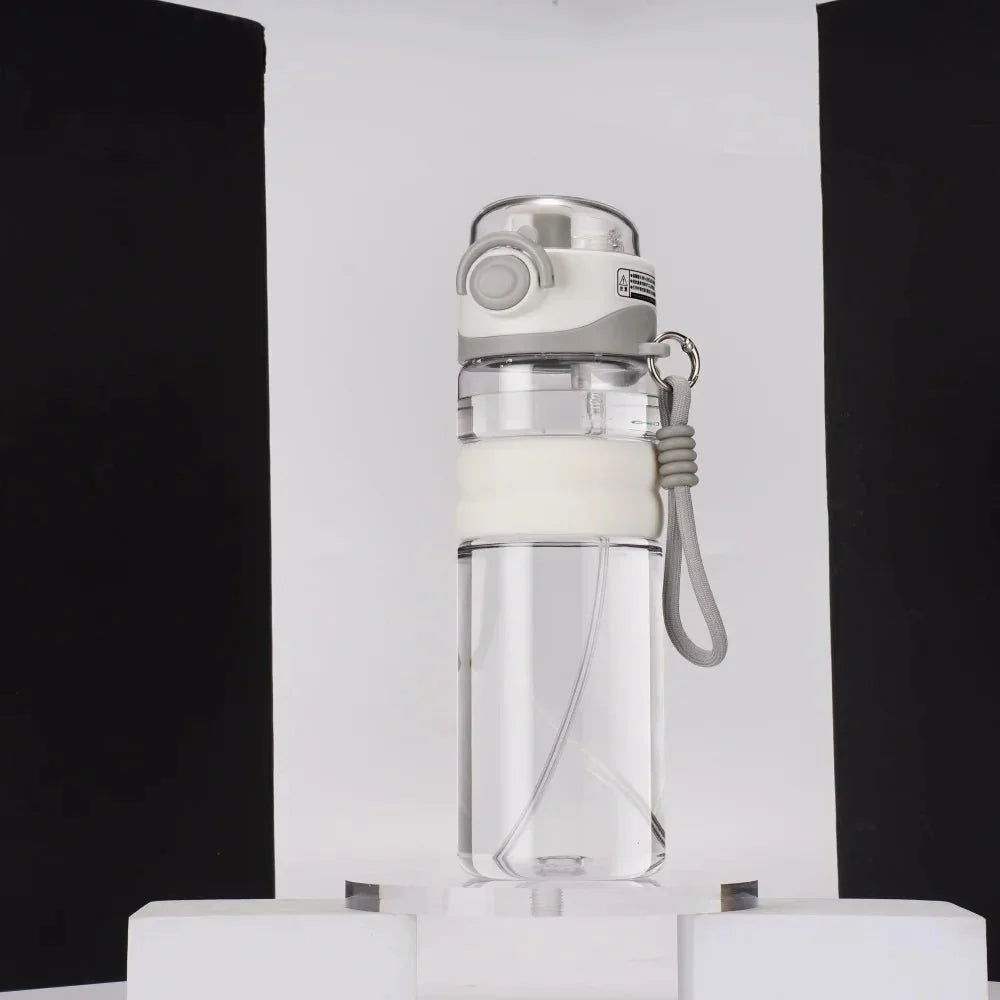 Tragbare 800 ml Auslaufsichere Sprühwasserflasche für Sport und Outdoor 0
