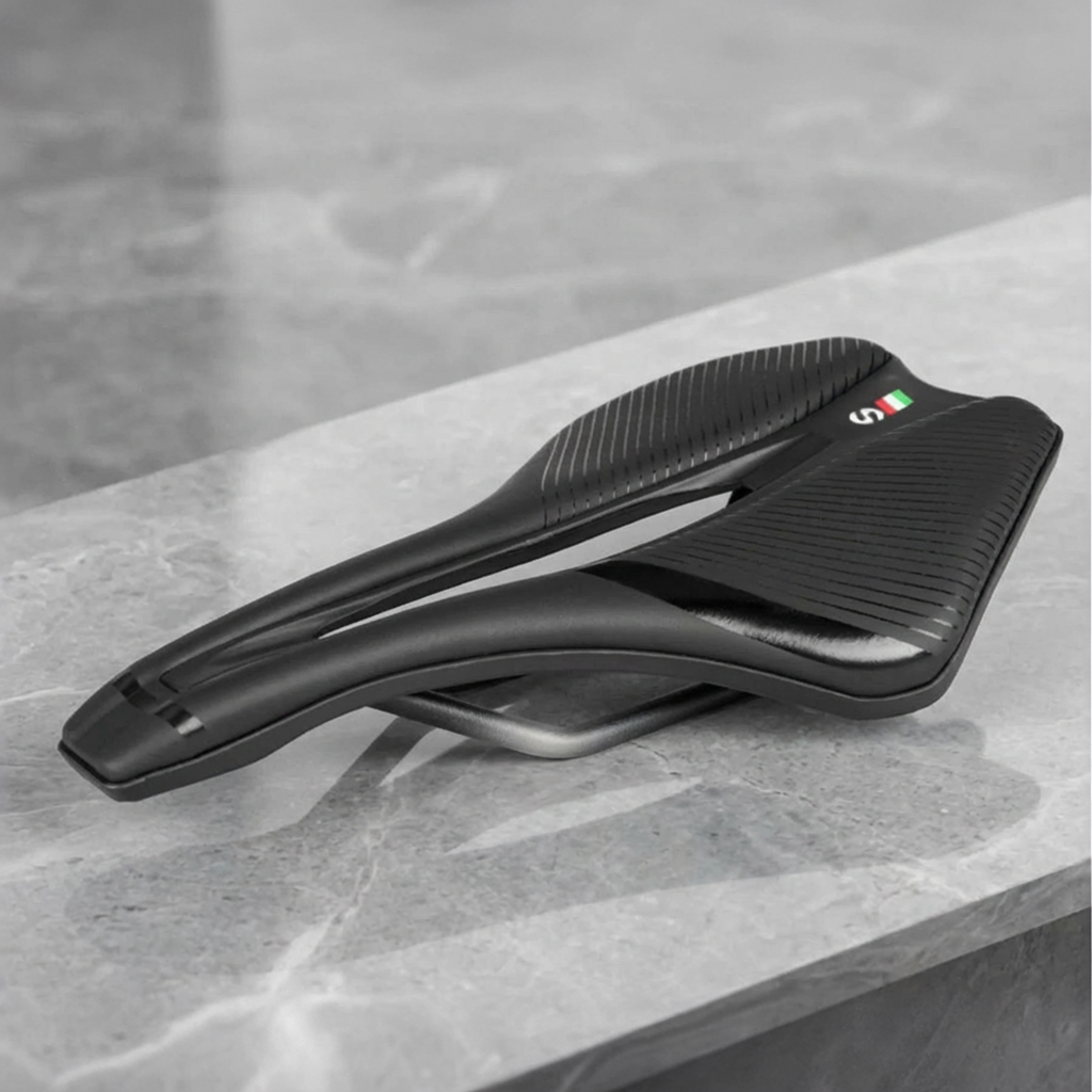 Șa de bicicletă căptușită cu Royalgel, cu sistem de ventilație și confort ergonomic | Fioriscas