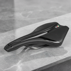 Șa de bicicletă căptușită cu Royalgel, cu sistem de ventilație și confort ergonomic | Fioriscas