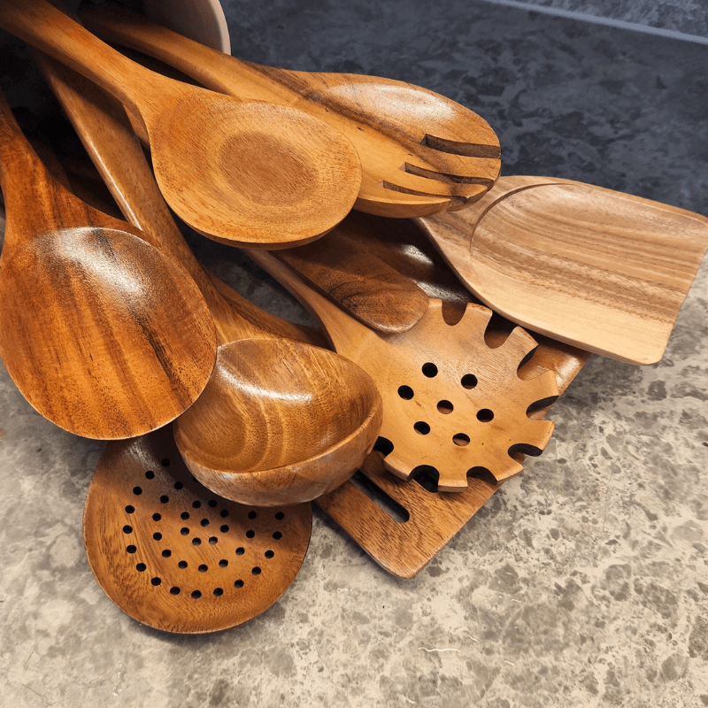 11-Piece Teak & Acacia Kitchen Utensil Set | Fioriscas
