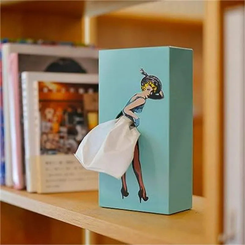 Puinen nenäliinalaatikon suojus retrohenkisellä pin-up-mekon kuvioinnilla, Kevaran muistoesine
