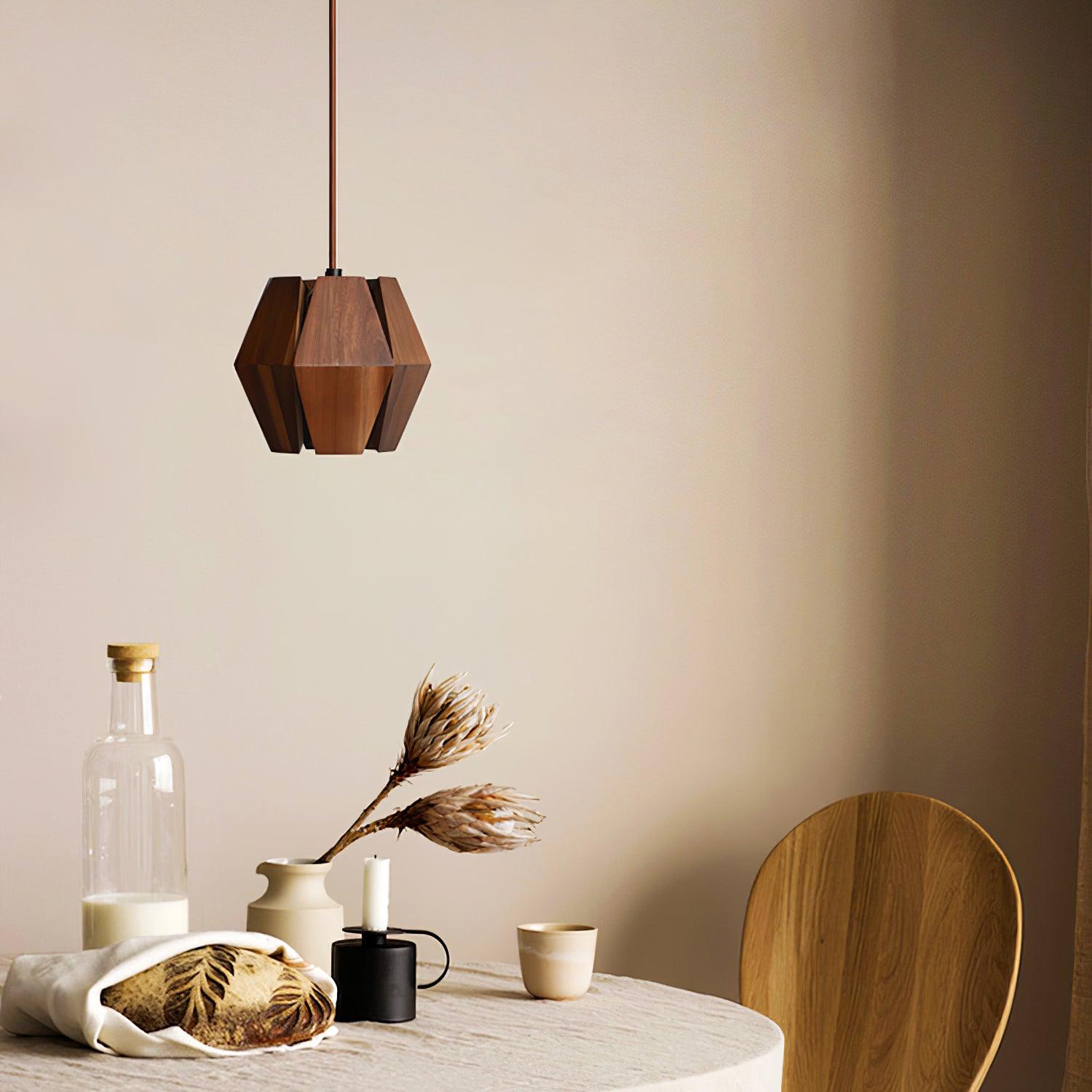 Lampada a sospensione con paralume geometrico in legno, luce calda, stile nordico minimalista, accento | Fioriscas