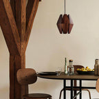 Lampada a sospensione con paralume geometrico in legno, luce calda, stile nordico minimalista, accento | Fioriscas