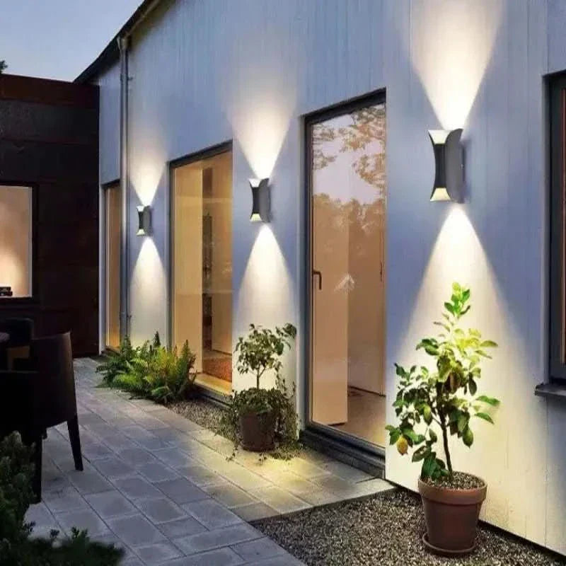 Applique murale résistante aux intempéries avec protection IP65 - Fioriscas