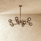 Luxusní skleněný lustr Lumora pro elegantní obytné prostory