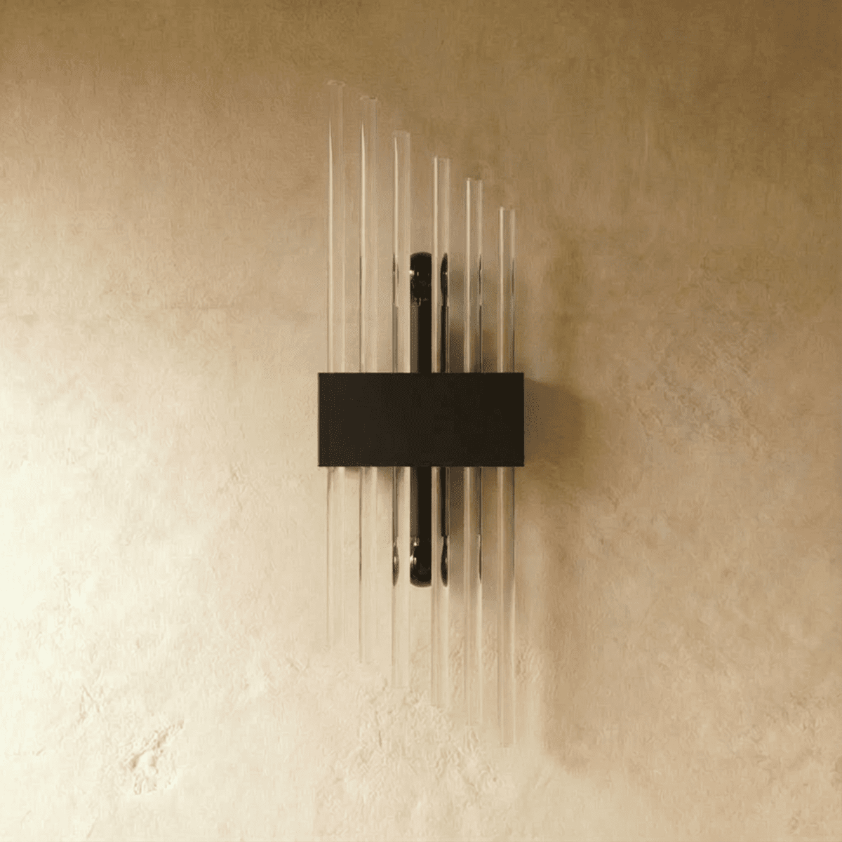 Nástěnná lampa Aurora Crystal Prism z nerezové oceli s jemným LED světlem